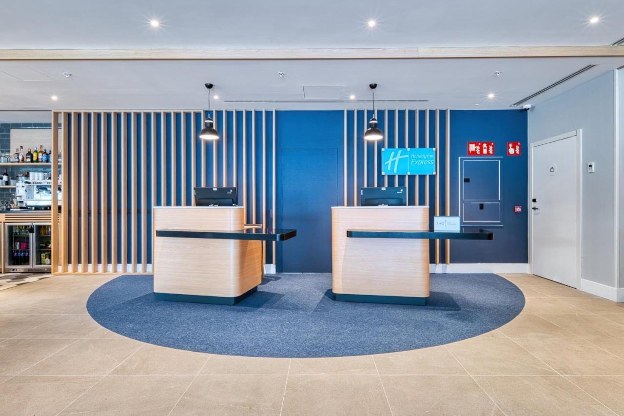Holiday Inn Express - Madrid - Airport By Ihg エクステリア 写真