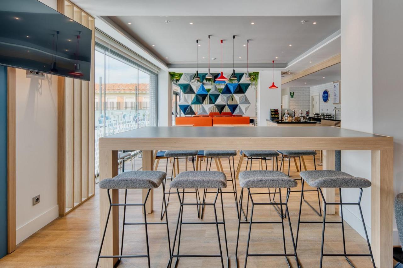Holiday Inn Express - Madrid - Airport By Ihg エクステリア 写真