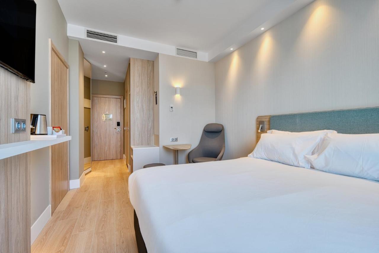 Holiday Inn Express - Madrid - Airport By Ihg エクステリア 写真
