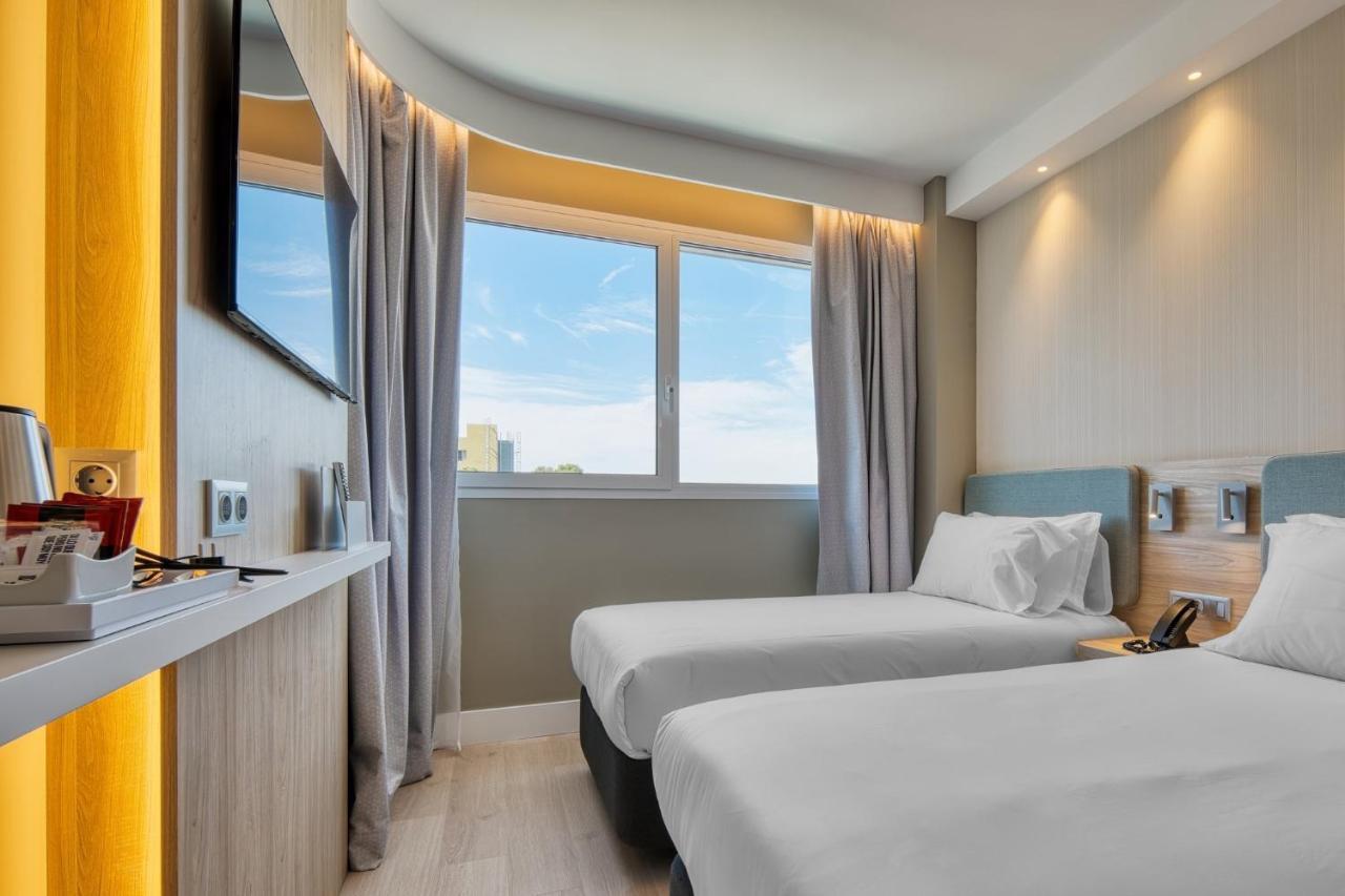 Holiday Inn Express - Madrid - Airport By Ihg エクステリア 写真
