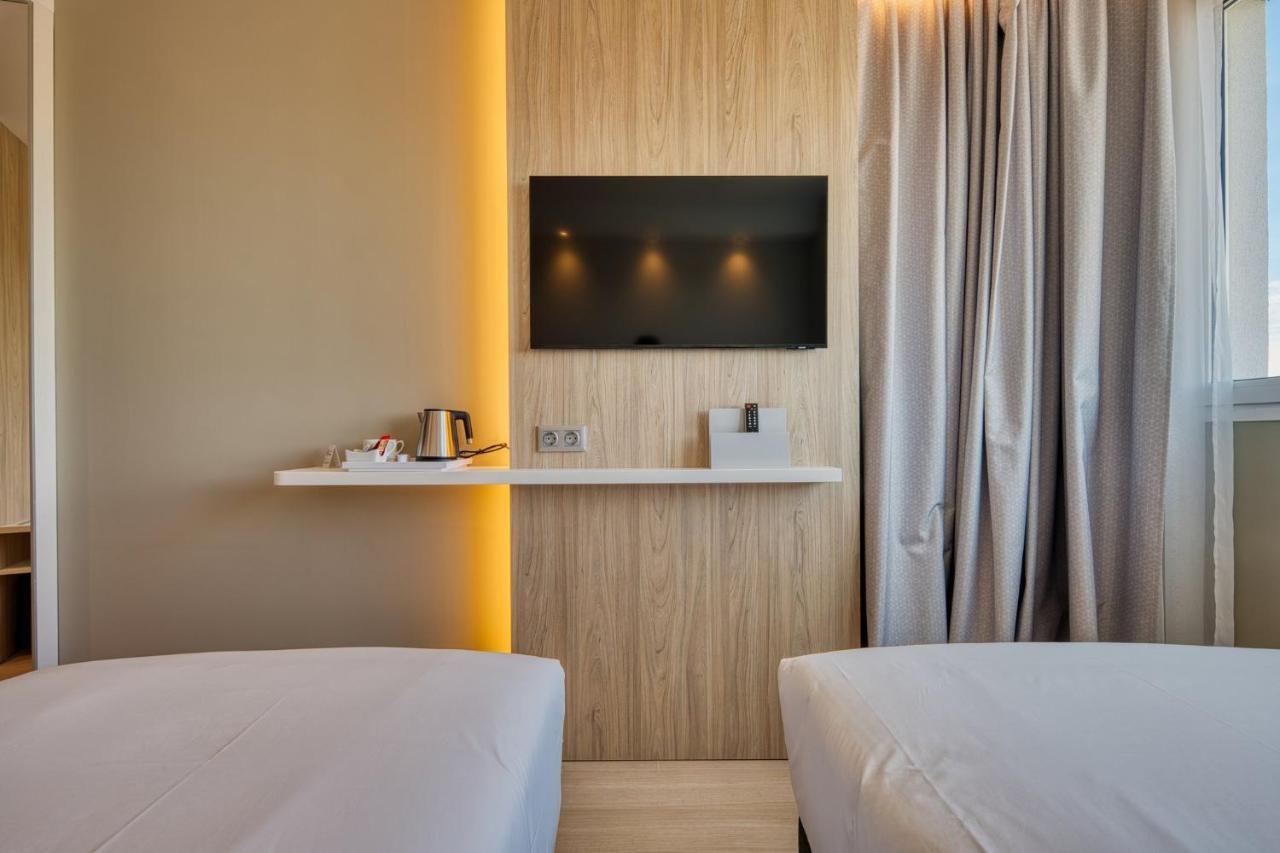 Holiday Inn Express - Madrid - Airport By Ihg エクステリア 写真