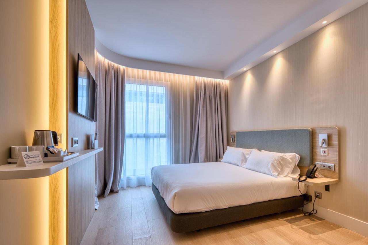 Holiday Inn Express - Madrid - Airport By Ihg エクステリア 写真