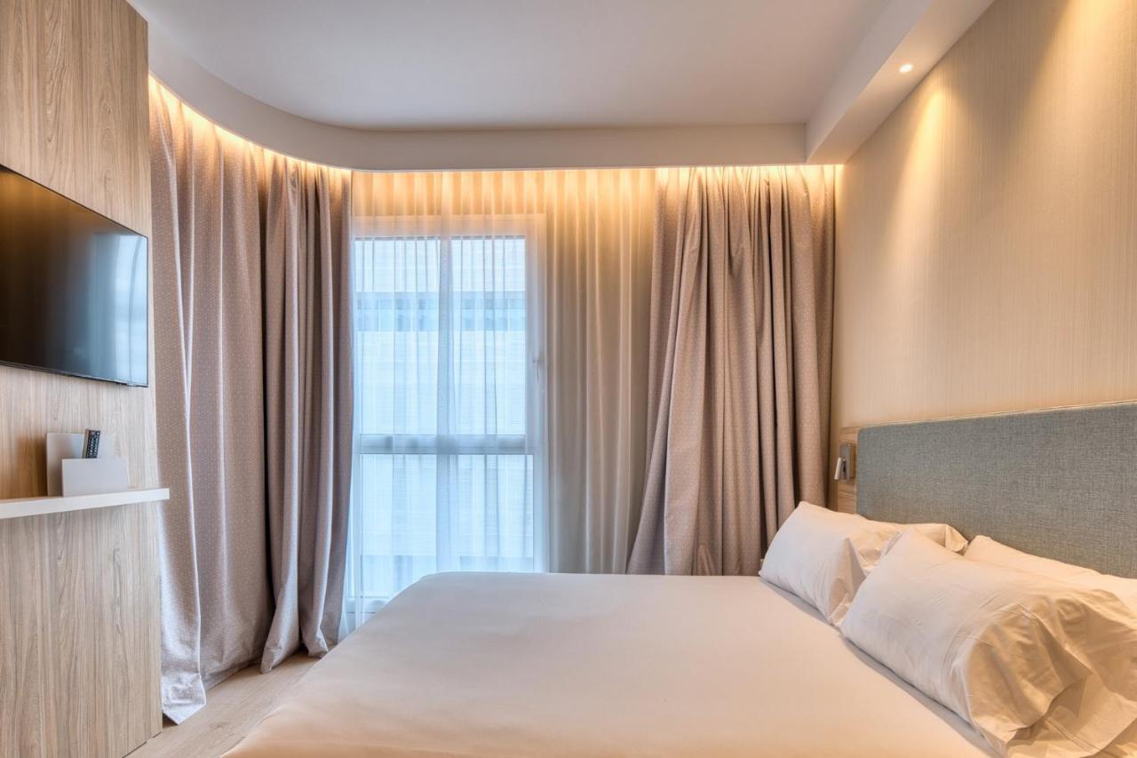 Holiday Inn Express - Madrid - Airport By Ihg エクステリア 写真