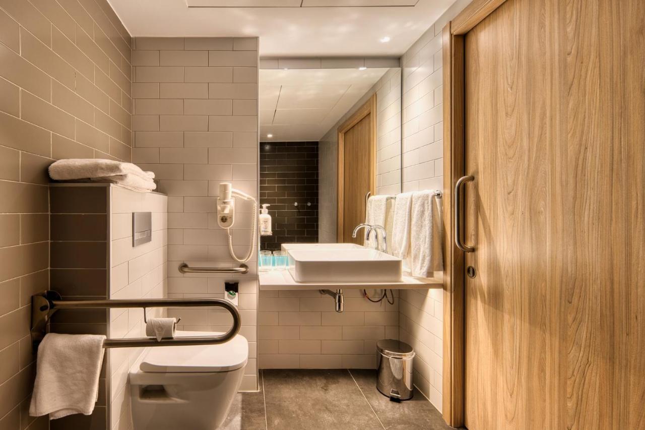Holiday Inn Express - Madrid - Airport By Ihg エクステリア 写真